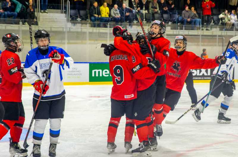 Lietuvos U18 ledo ritulio rinktinė užtikrintai įveikė estus